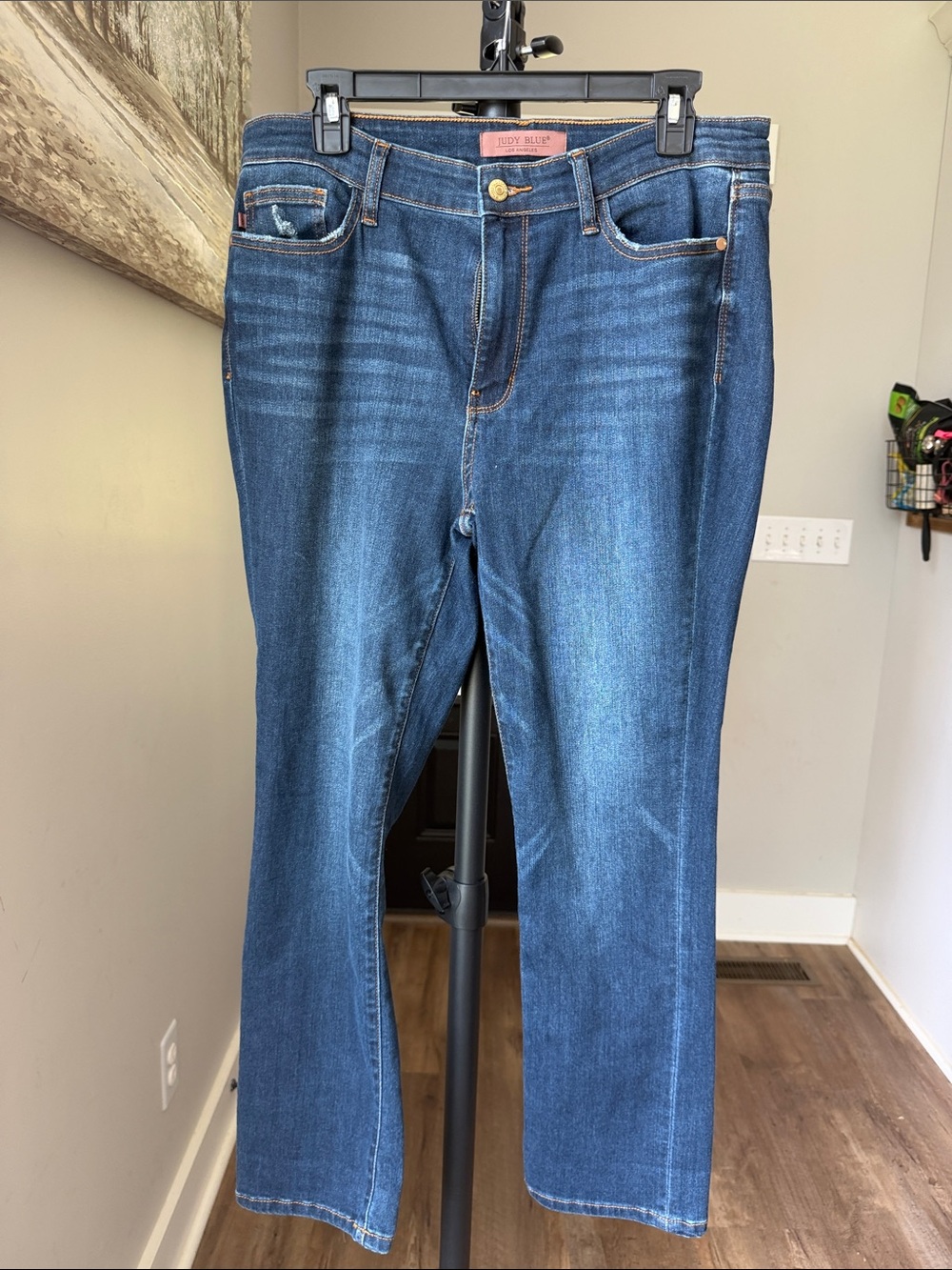 Judy Blue Straight-Leg Jeans in Medium Blue Wash